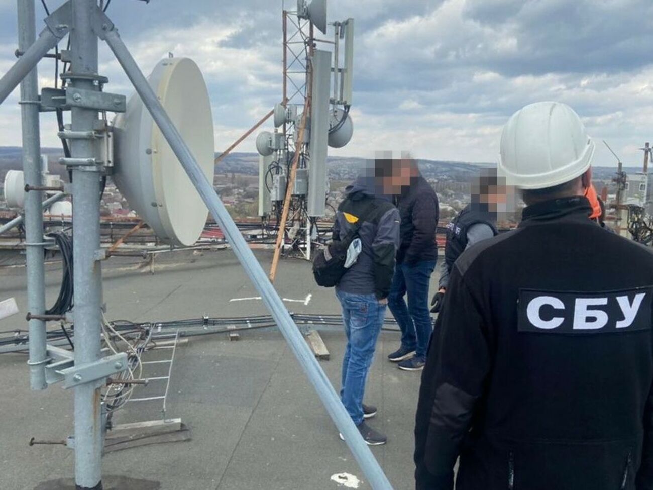 За даними СБУ, спеціальний радіочастотний ресурс нелегально використовував місцевий інтернет-провайдер