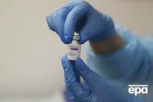 По данным экспертов, защита, полученная от вакцины AstraZeneca, начинает снижаться через 12 недель