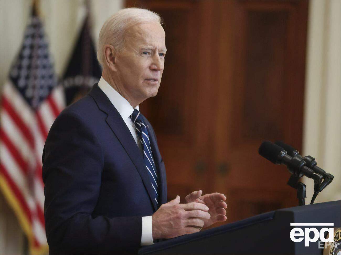 Байден (на фото) зателефонував Зеленському 2 квітня