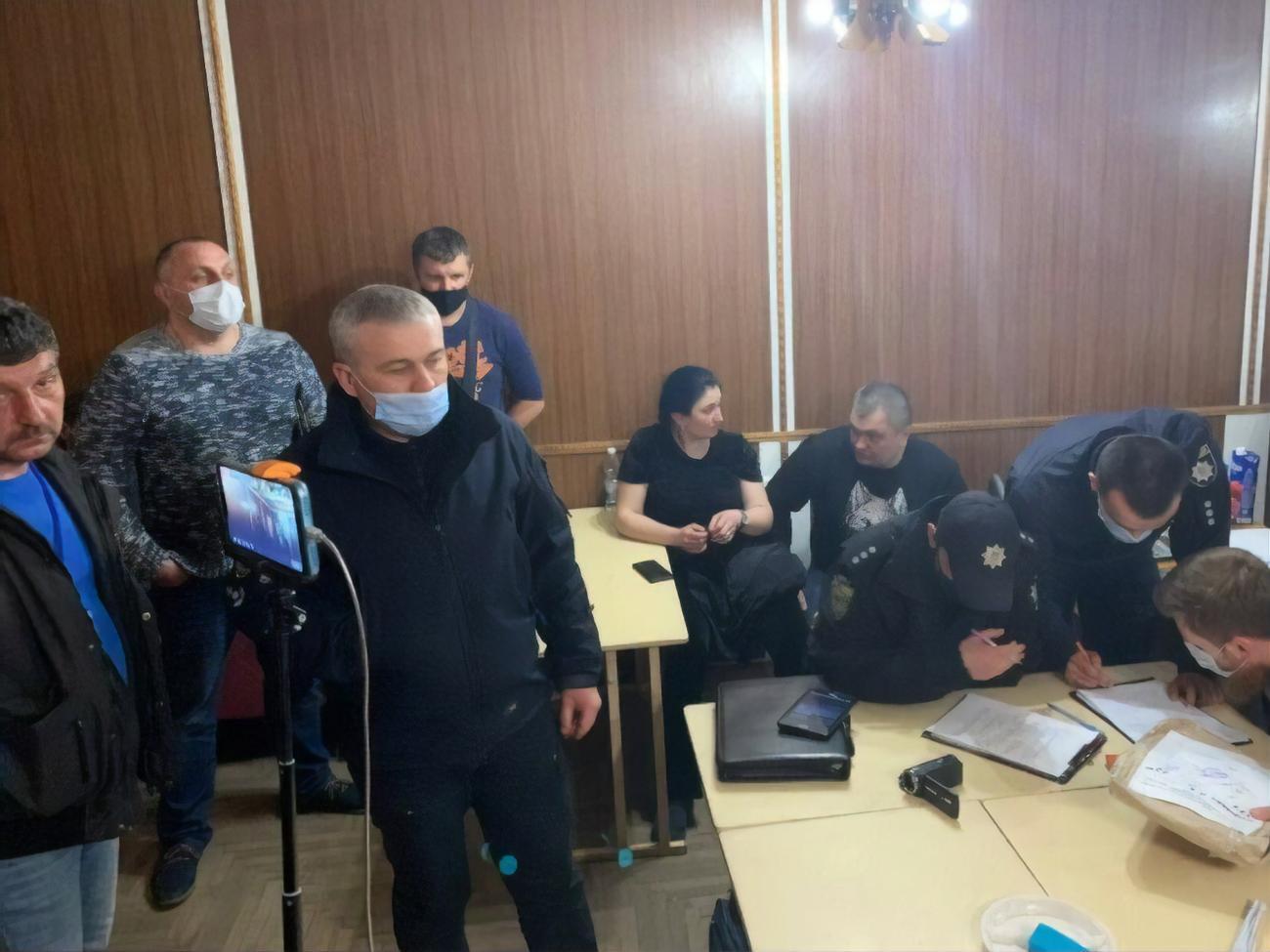 Полиция взяла под охрану объекты в избирательном округе №87