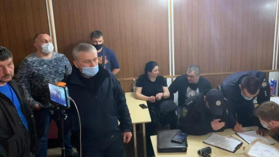 Полиция взяла под охрану объекты в избирательном округе №87