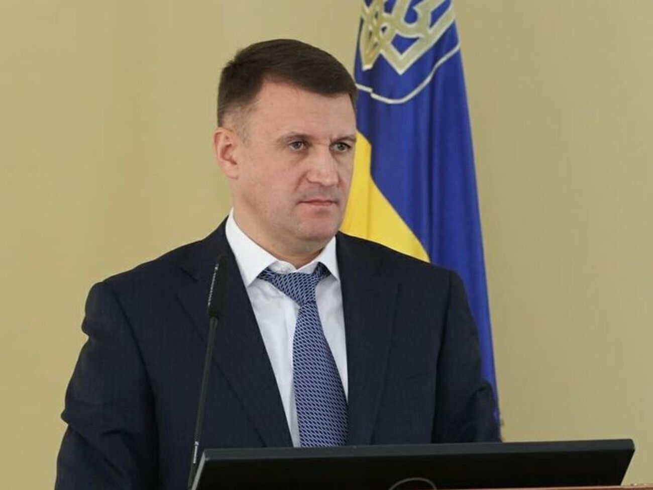 Вадим Мельник: Під нашим офісом на Львівській площі з'явилися мітингувальники, що вигукують свої вимоги, зазираючи в мобільні телефони
під нашим офісом на Львівській