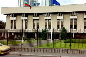 Дипломатов в болгарском посольстве в РФ станет меньше