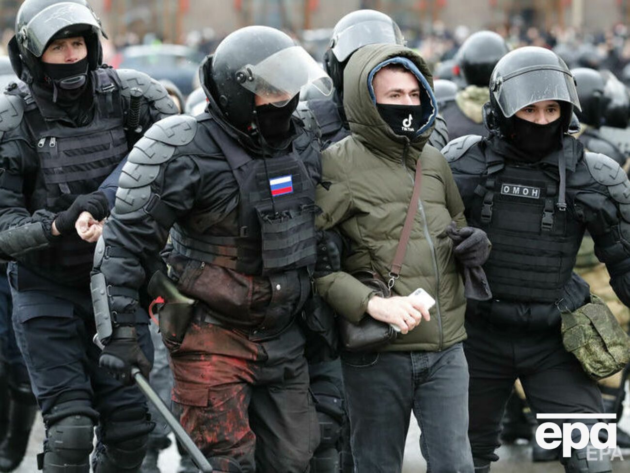 В январе на акции протеста против задержания Навального силовики задержали 3454 человека