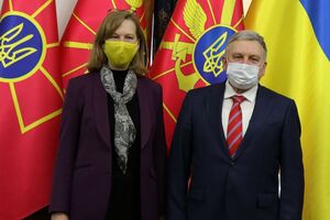 Співрозмовники домовилися зміцнювати взаємодію у сфері безпеки та оборони