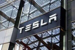 Маск заявил, что автопилот на разбившейся Tesla не мог быть включен, так как на участке дороги, где произошла авария, нет нужной разметки