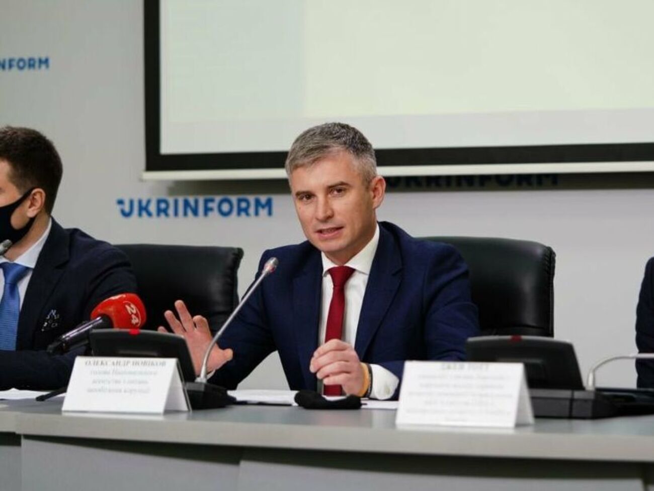 По словам Новикова,&nbsp;сейчас по процедуре полной проверки НАПК проверяет 278 деклараций