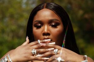 Lizzo в своем творчестве пропагандирует бодипозитив