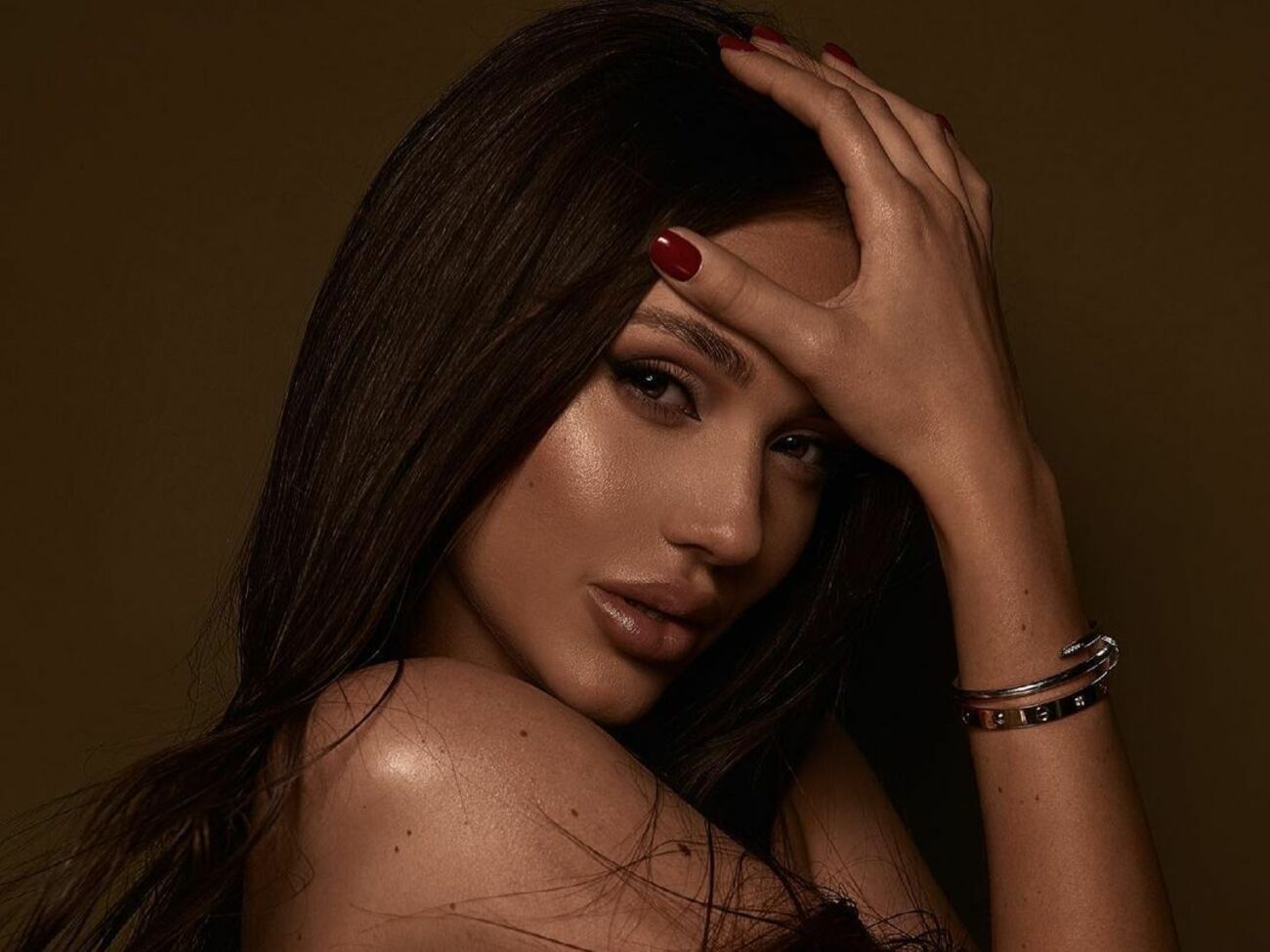 Ульянова: Для меня фотосессия – один из способов наладить контакт с собой и своим телом