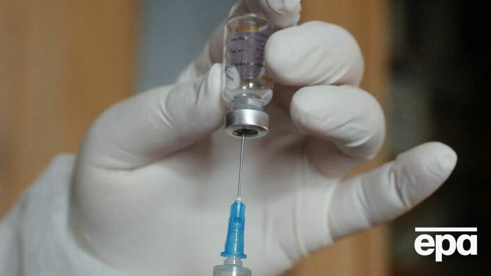 В Україні протягом минулої доби вакцинували більше ніж 15 тис. осіб