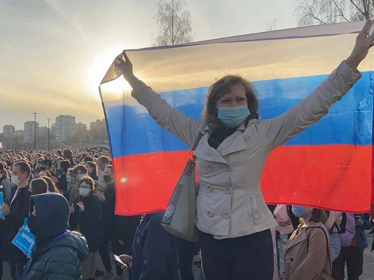 У низці міст Росії люди вийшли на акції на підтримку Навального