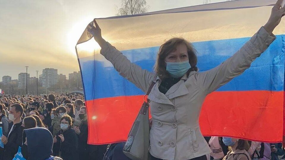 У низці міст Росії люди вийшли на акції на підтримку Навального
