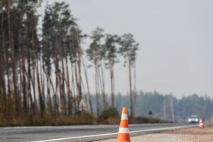 По данным следствия, речь идет о систематических взятках руководству "Укравтодора" в течение 2017–2019 годов