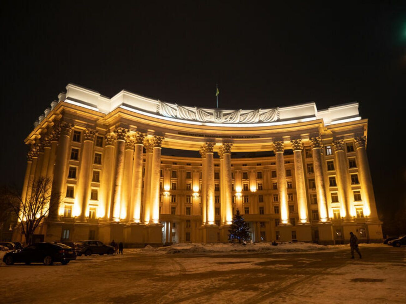 В МИД сообщили, что украинский консул уже выехал из РФ