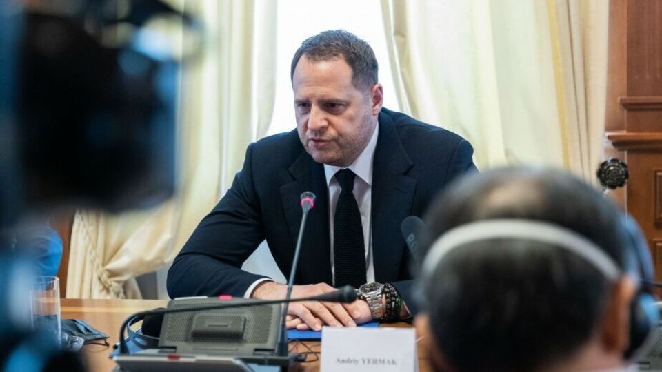 Україна готова передати в ОРДЛО п'ятьох людей, сказав Єрмак