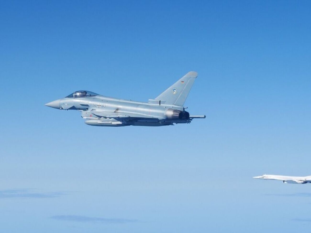 Російські бомбардувальники провели над Балтійським морем майже три години