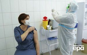 Вакцинацію в Україні розпочали 24 лютого