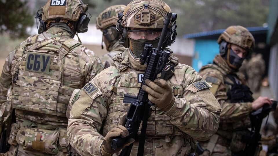 СБУ нашла в тайнике четыре противотанковые мины