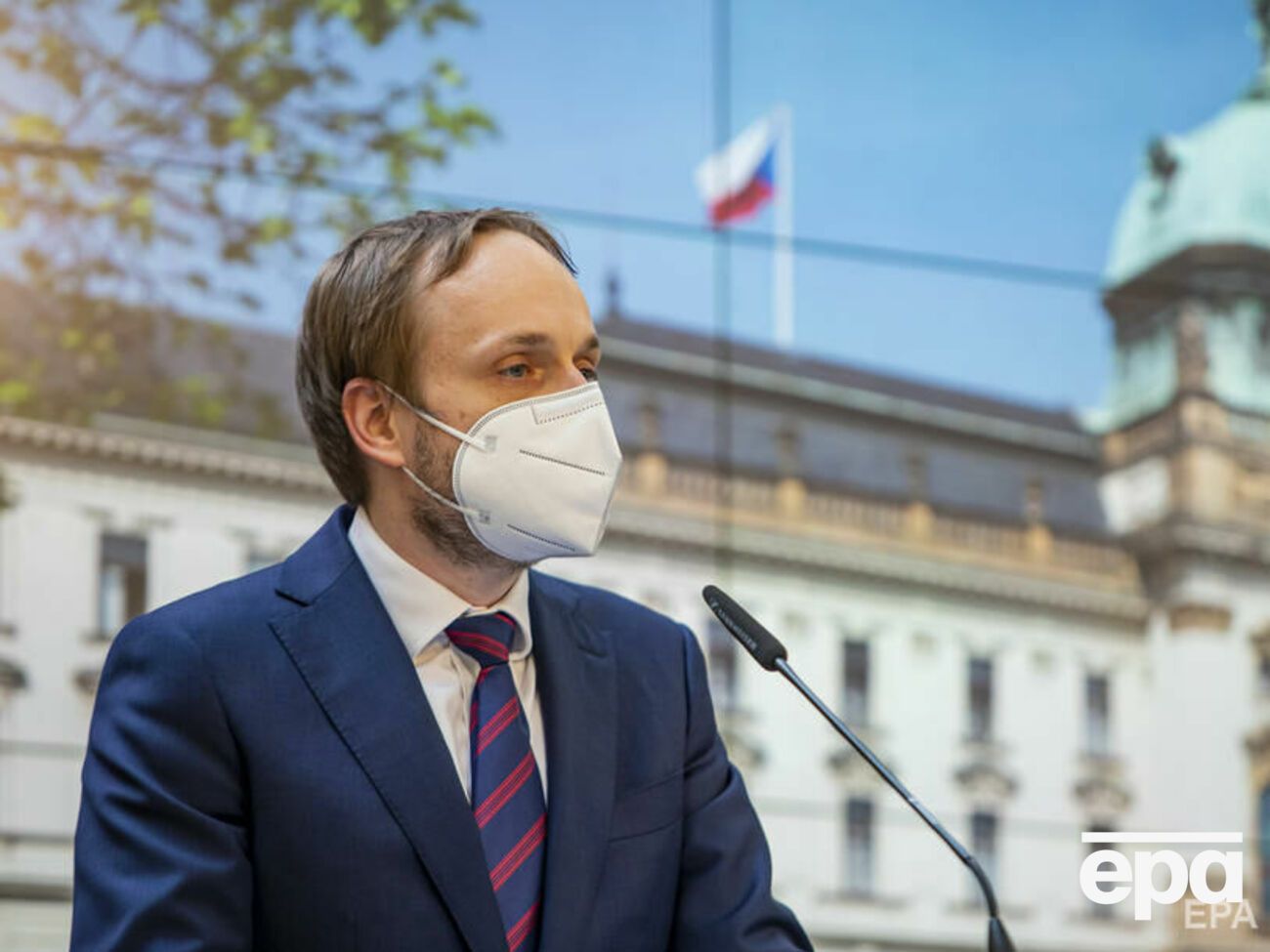 Кулганек повідомив, що Росія має вивезти співробітників свого посольства до 31 травня