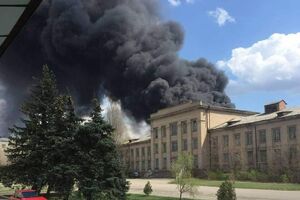 В воинской части горело несколько бензовозов