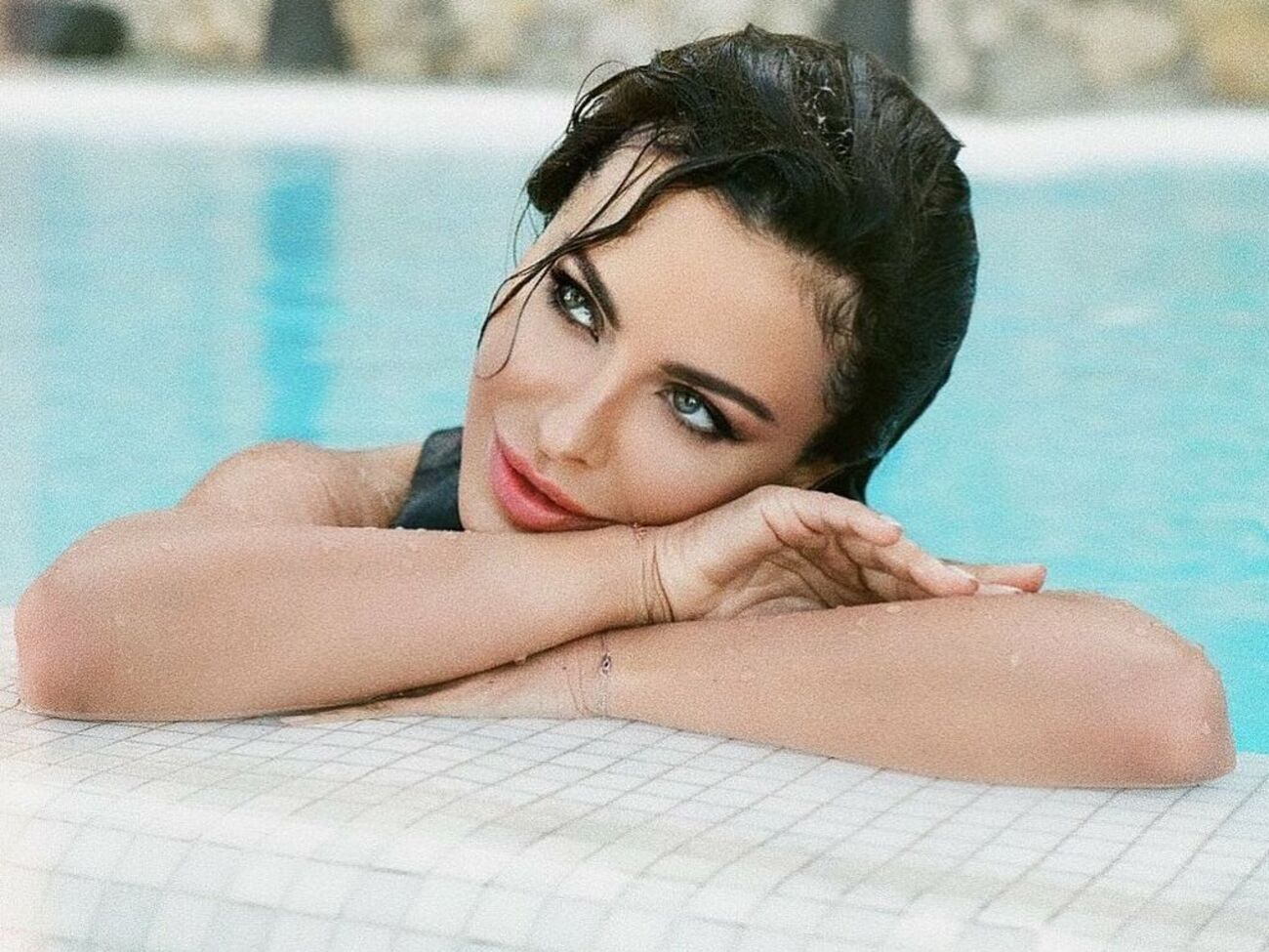 13 апреля Ани Лорак заявила, что отправилась в отпуск на Мальдивы