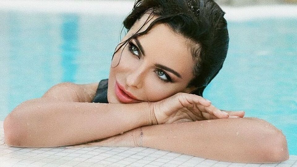 13 апреля Ани Лорак заявила, что отправилась в отпуск на Мальдивы