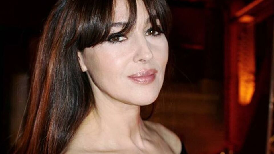 Белуччи дебютировала как модель в 1987 году