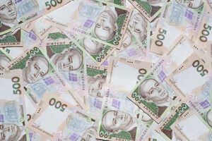 Щодо рубля гривня подешевшала на шість копійок