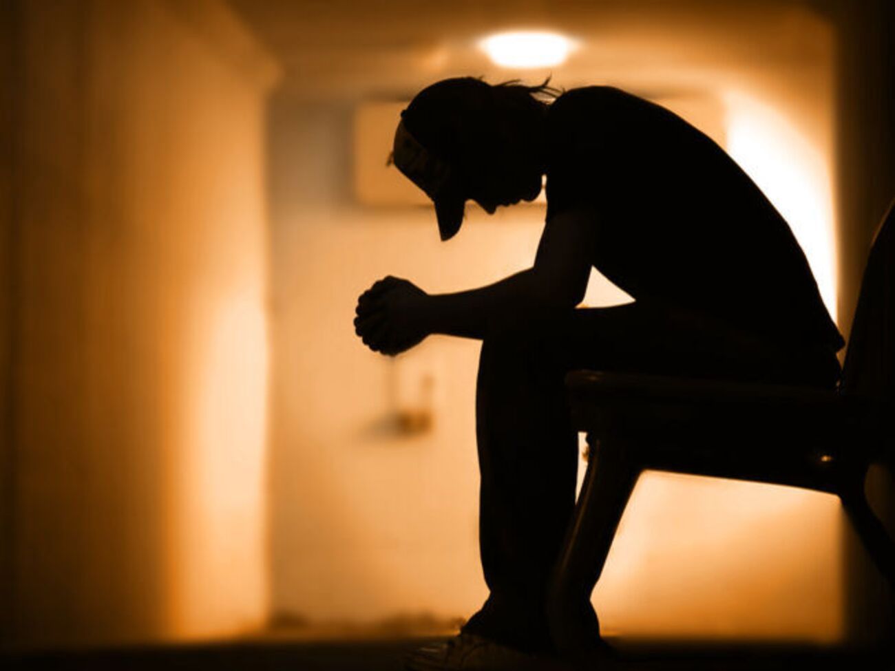 Увеличение количества самоубийств среди подростков связывают с экономической ситуацией в стране