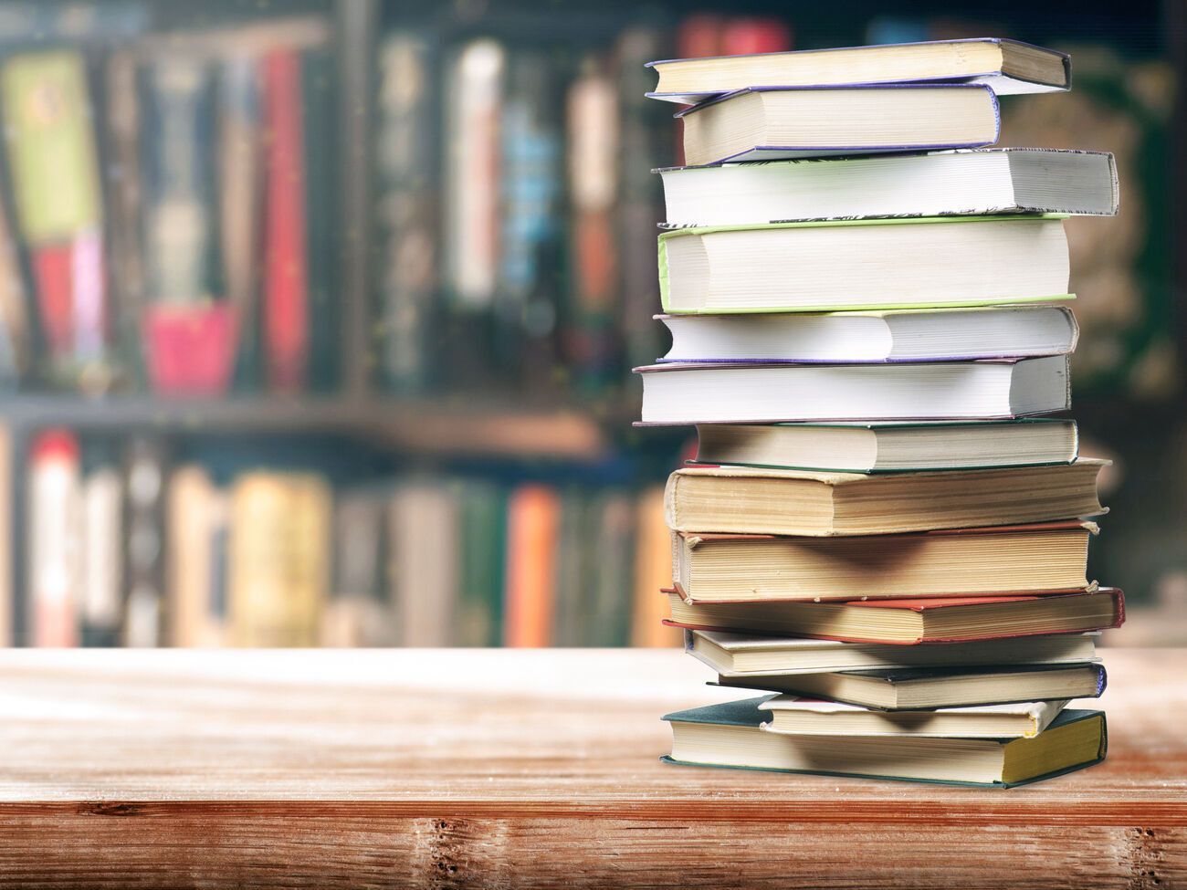 Всемирный день книги отмечается 23 апреля, начиная с 1996 года