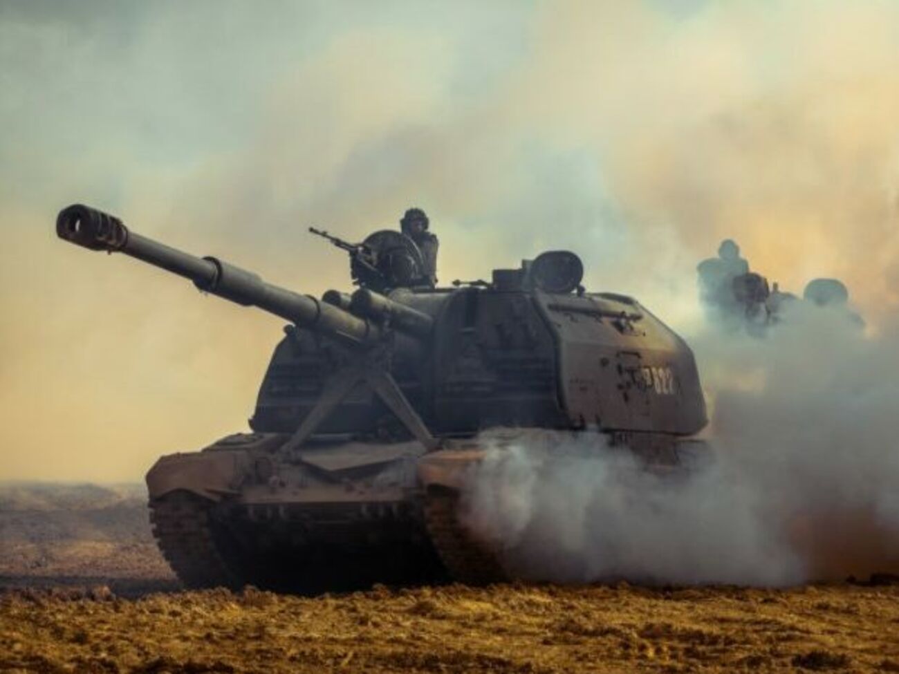 Росія залишає частину техніки біля українського кордону &ndash; нібито для навчань, які відбудуться майже за пів року