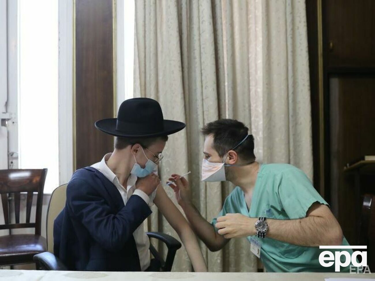 В Ізраїлі масову вакцинацію проти коронавірусу розпочали 19 грудня 2020 року