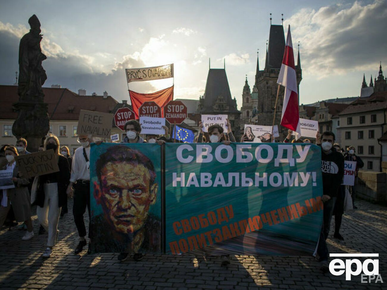 Лікарі Навального вимагають надати йому знеболювання і зібрати консиліум із залученням західних фахівців