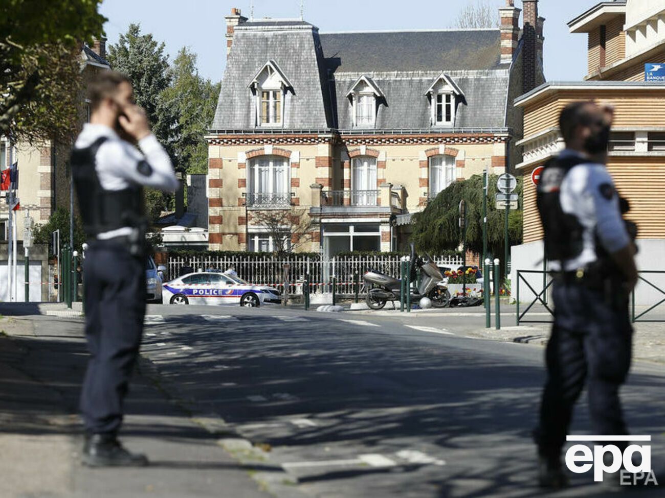 Убийство полицейской в пригороде Парижа расследует Национальная антитеррористическая прокуратура