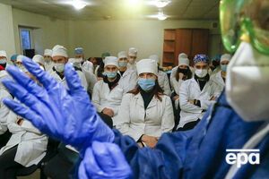 За сутки СOVID-19 заболело более 200 медработников