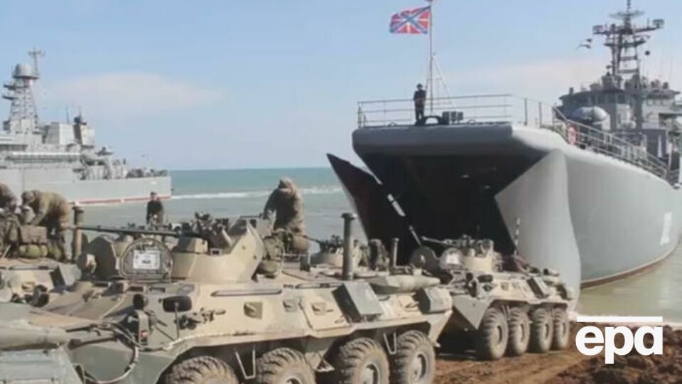 Росія проводила міжвидові військові навчання у Криму на полігоні Опук.