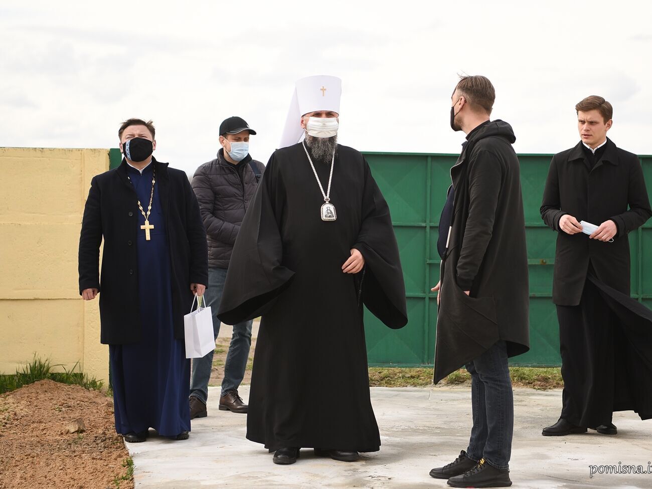 Приют открывал митрополит Епифаний (по центру)