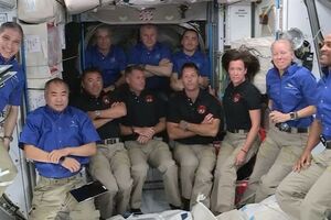 До складу екіпажу увійшли двоє астронавтів NASA, а також по одному астронавту Європейського і Японського космічних агентств