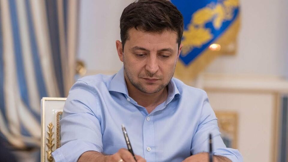 Зеленский подписал указы в субботу