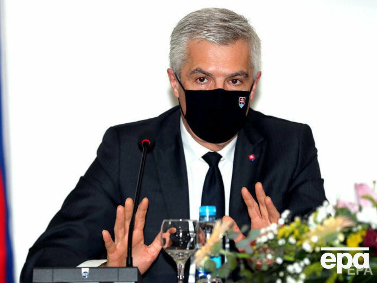 Корчок сказал, что&nbsp;три сотрудника российского посольства, которых выдворяют из страны, действовали "не так, как должны действовать дипломаты"&nbsp;