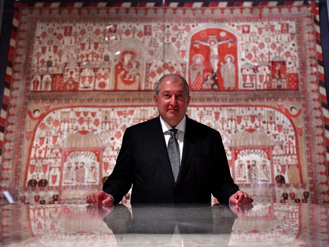 Саркисян принял отставку Пашиняна