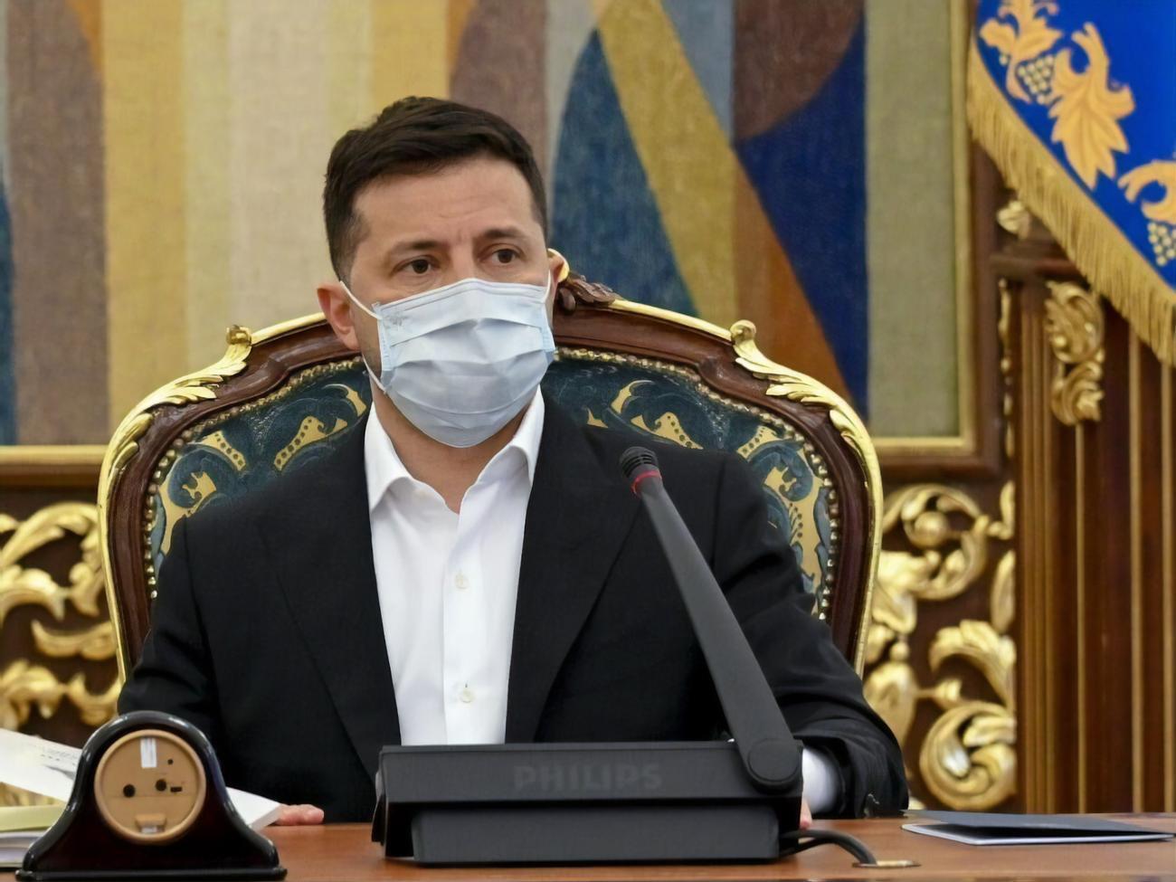 За словами Зеленського, він не погодився б із вимогою Путіна спочатку провести переговори з ватажками бойовиків "ДНР" і "ЛНР"