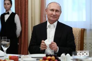 Путін обіймає посаду президента із 2000 року з перервою