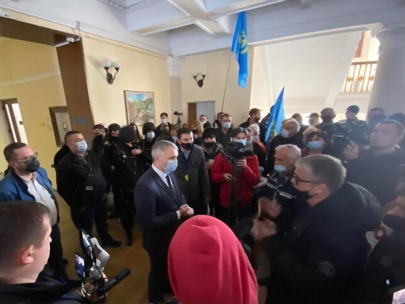 Участие в акции протеста приняли более 200 человек