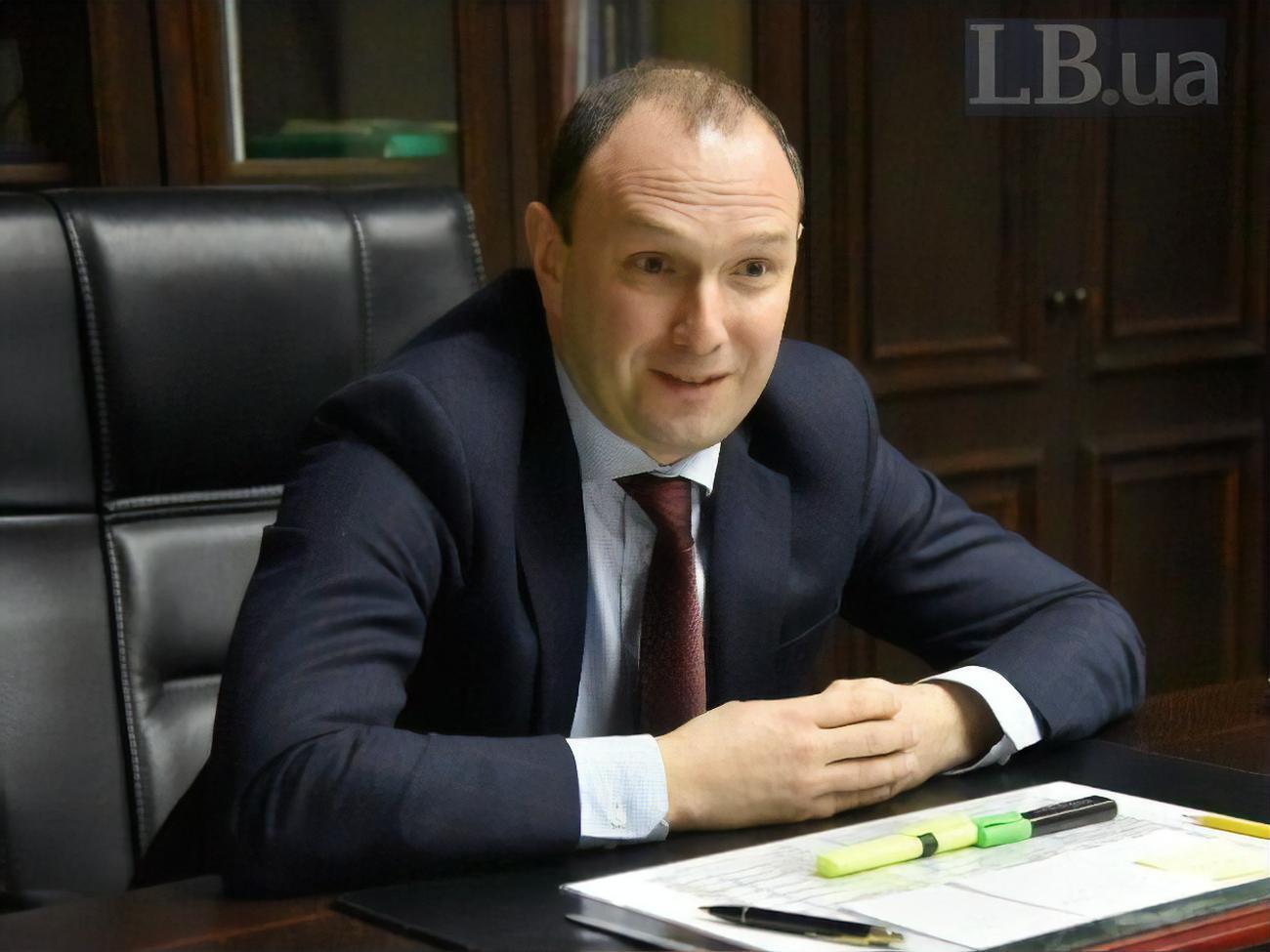 19 квітня Божок написав заяву про повернення на роботу у МЗС