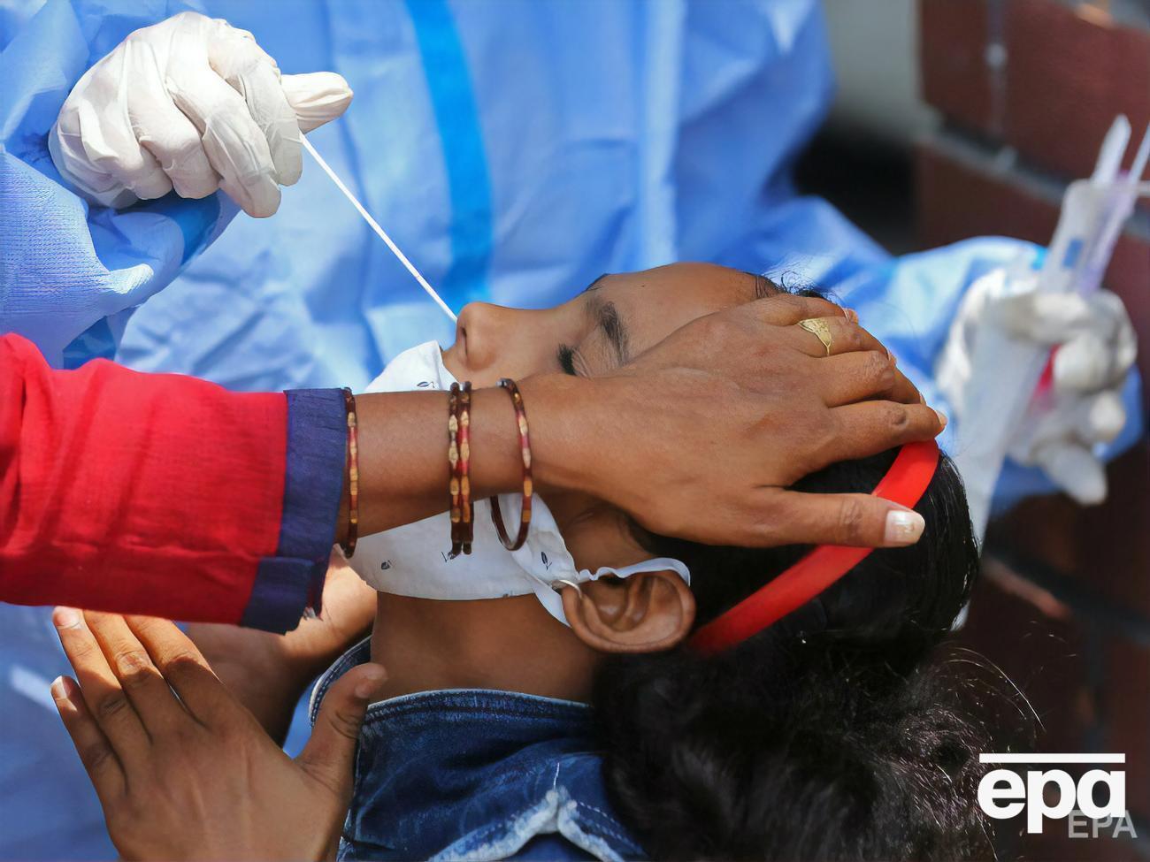 В Индии фиксируют рекорды по числу новых заражений коронавирусом