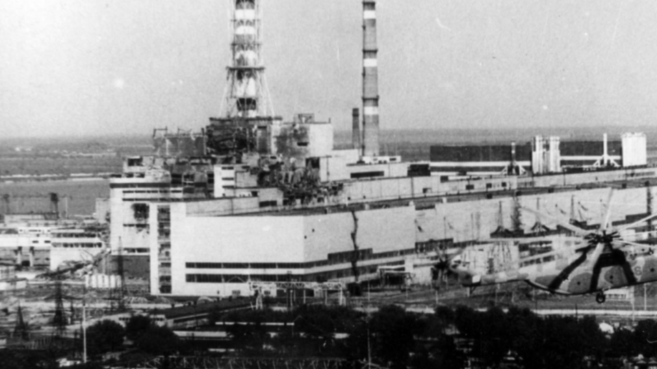 Чорнобильська АЕС 35 років тому, у рік трагедії