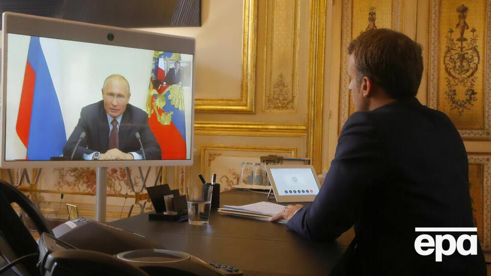 Путін у розмові з Макроном заявив, що Києву треба вести діалог із Донецьком і Луганськом