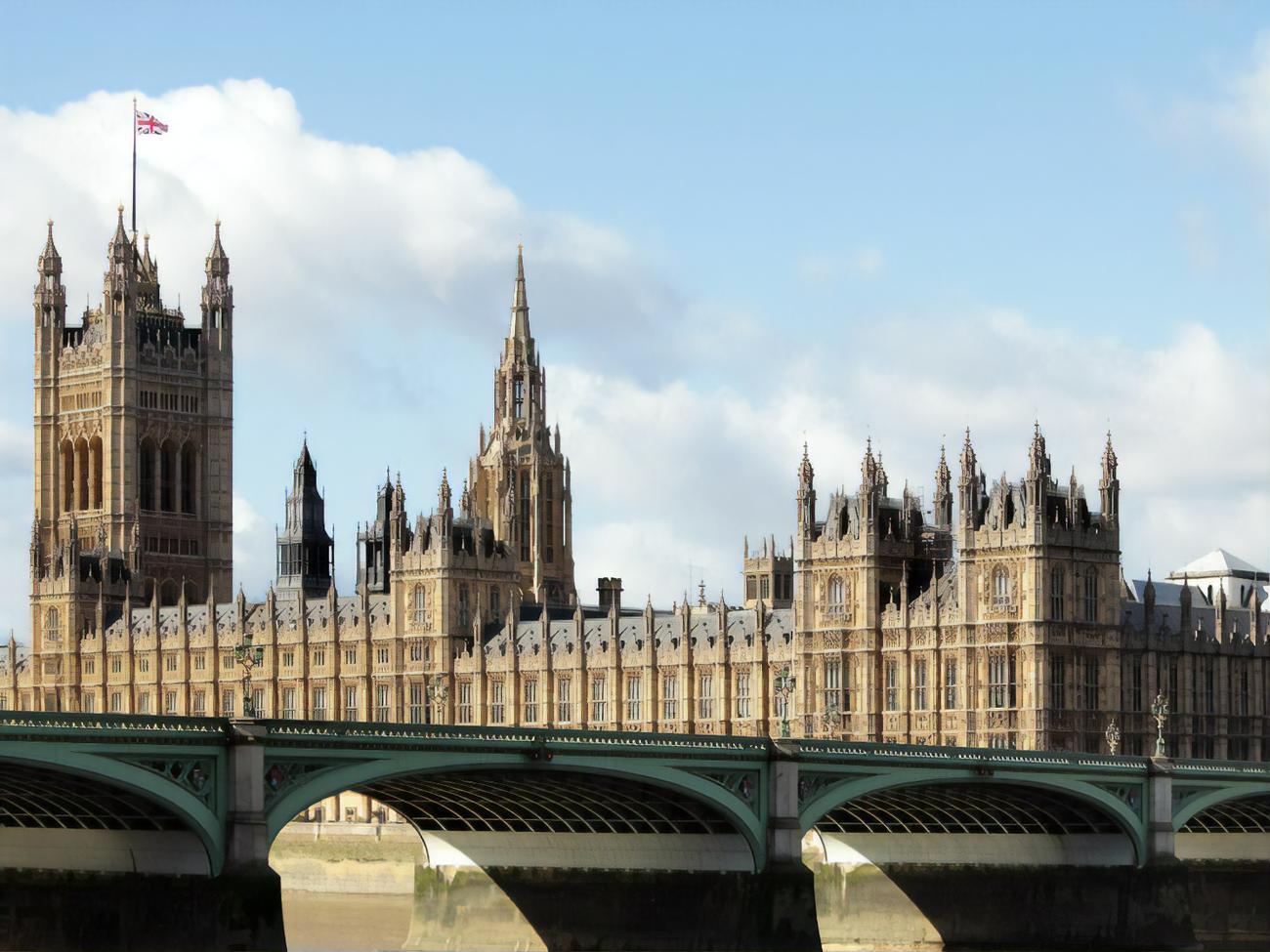 Лондон ввел санкции против россиян, причастных к делу Магнитского