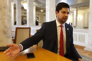 Олександр Качура: Поки ми розбираємося із хитрозробленими посадовцями в київському ЖКГ, я щиро бажаю вам не застрягнути в ліфті – щонайменше, особливо якщо ви живете в Подільському районі столиці